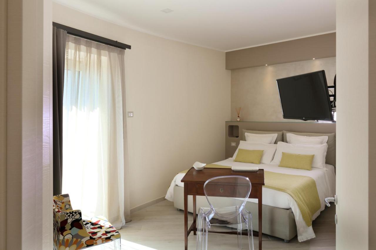 Sparviero Luxury Suites Taormina Exteriör bild