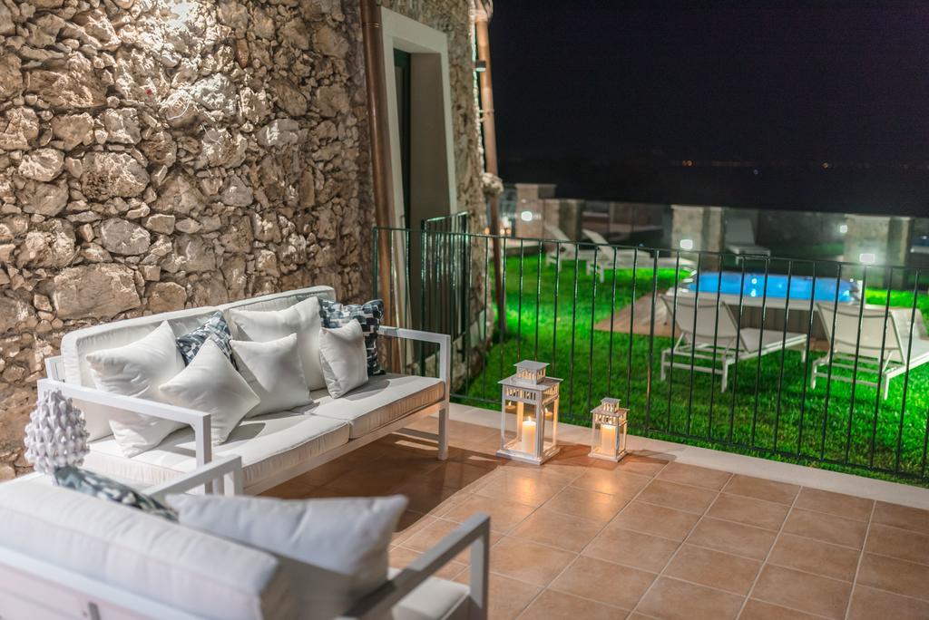 Sparviero Luxury Suites Taormina Exteriör bild